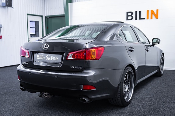 Lexus IS250 14 of 29