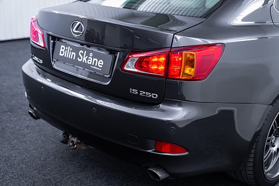 Lexus IS250 15 of 29