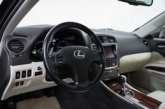 Lexus IS250 16 of 29