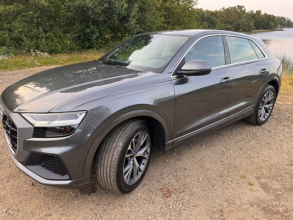 Audi Q8 9 of 27