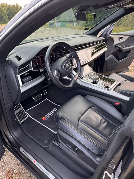 Audi Q8 14 of 27