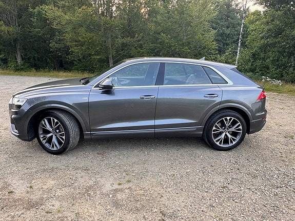 Audi Q8 3 of 27