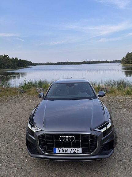 Audi Q8 10 of 27