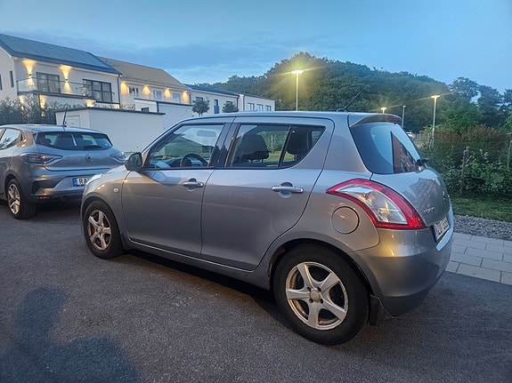 Suzuki Swift 2 of 10