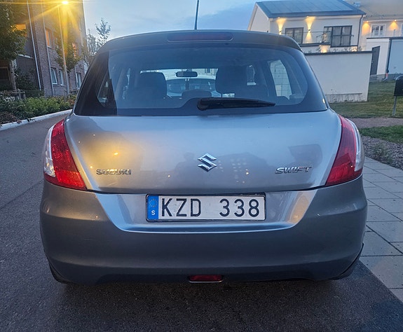 Suzuki Swift 3 of 10