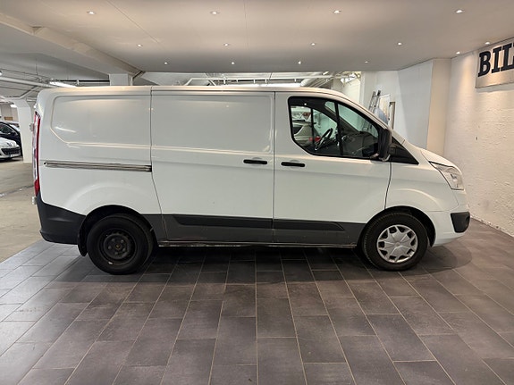 Ford Transit Custom 8 of 14