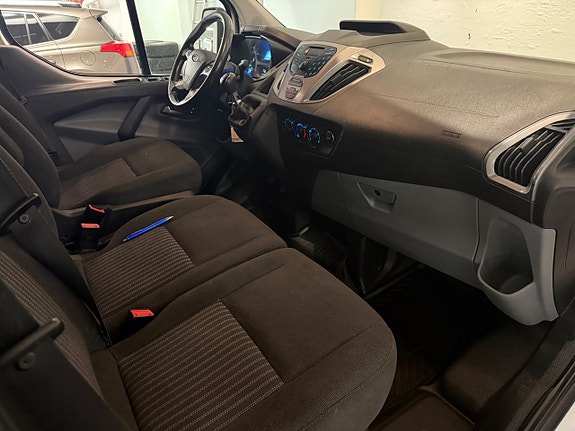 Ford Transit Custom 11 of 14