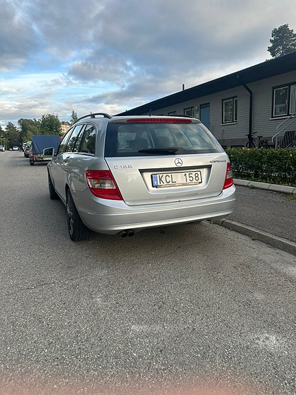Mercedes-Benz C180 6 of 9
