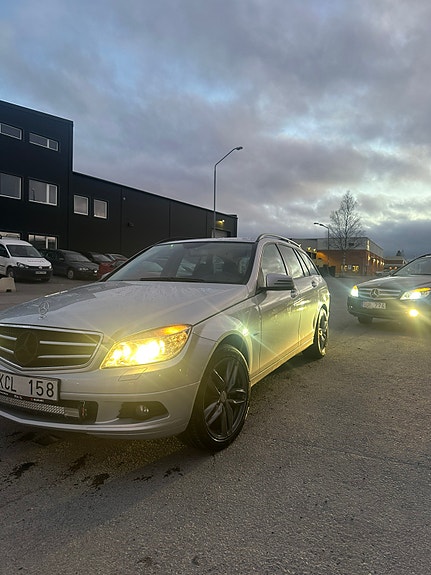 Mercedes-Benz C180 4 of 9