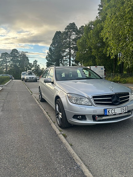 Mercedes-Benz C180 7 of 9