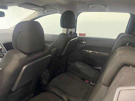 Peugeot 5008 3 of 5