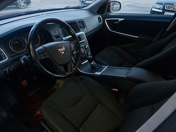 Volvo V60 5 of 10