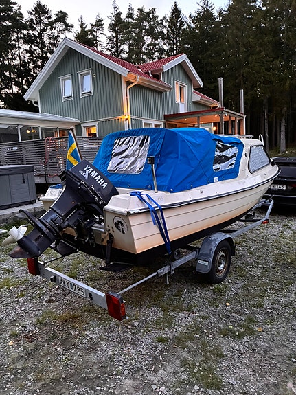 Uttern 495HT 2 of 6