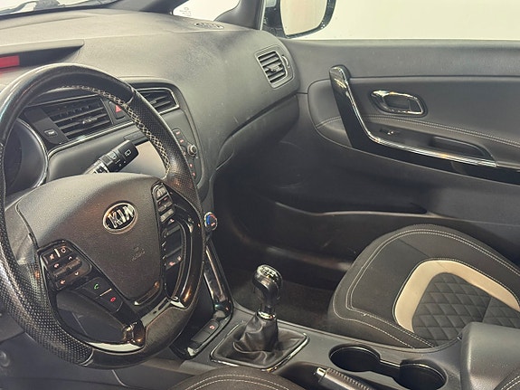 Kia Ceed 8 of 12