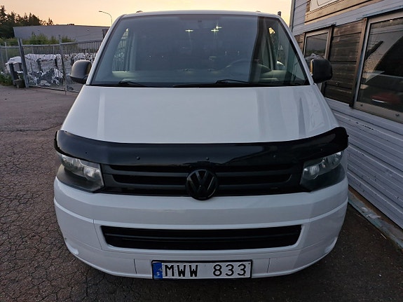 Volkswagen Caravelle 4 of 12