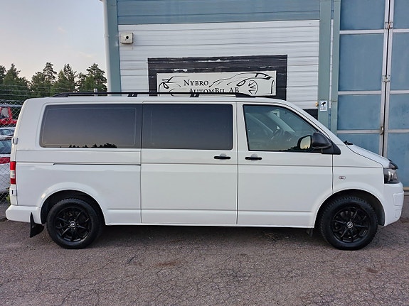 Volkswagen Caravelle 2 of 12