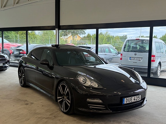 Porsche Panamera 4 13 of 15
