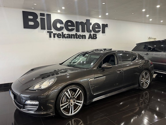 Porsche Panamera 4 2 of 15