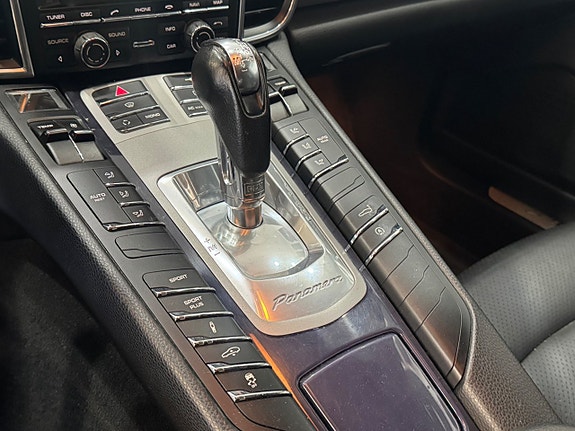 Porsche Panamera 4 10 of 15