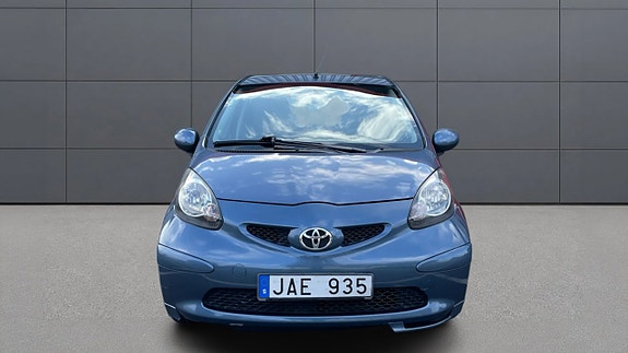 Toyota Aygo 2 of 15
