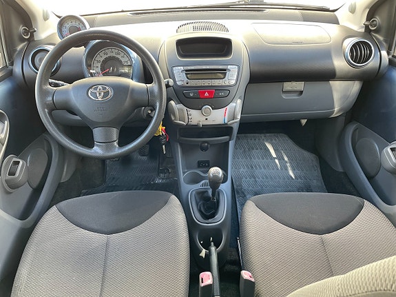 Toyota Aygo 12 of 15
