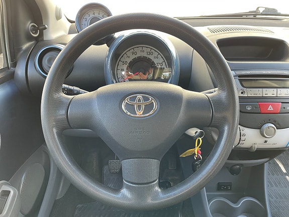 Toyota Aygo 9 of 15