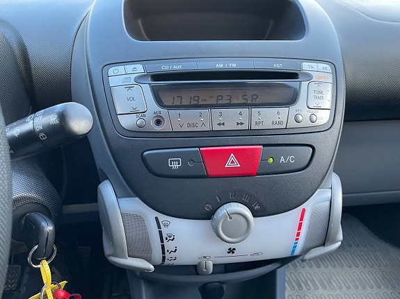 Toyota Aygo 11 of 15