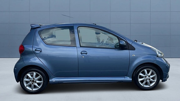 Toyota Aygo 3 of 15