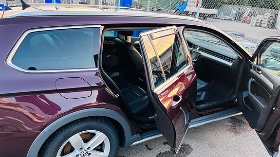 Volkswagen Passat Alltrack 7 of 19