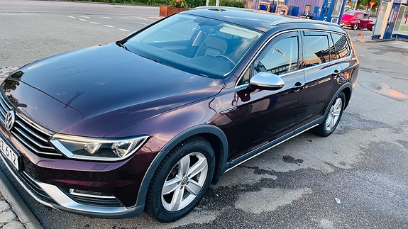 Volkswagen Passat Alltrack 4 of 19