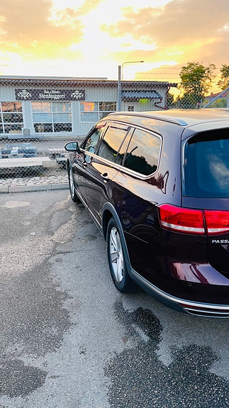 Volkswagen Passat Alltrack 9 of 19