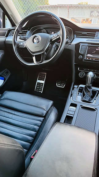 Volkswagen Passat Alltrack 14 of 19