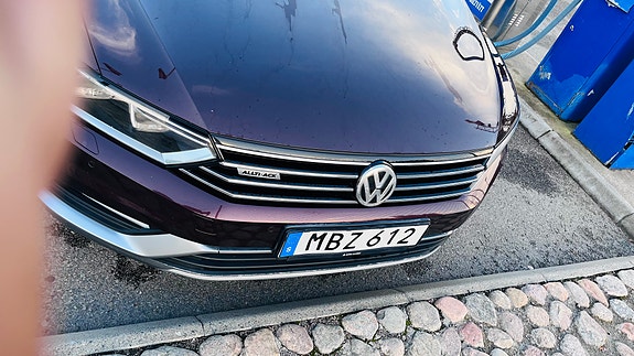 Volkswagen Passat Alltrack 3 of 19