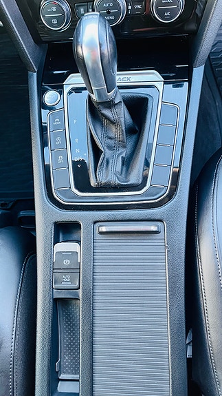 Volkswagen Passat Alltrack 18 of 19