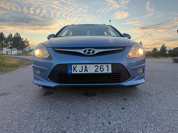 Hyundai i30 2 of 25