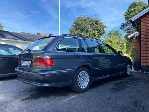 BMW 520i 6 of 9