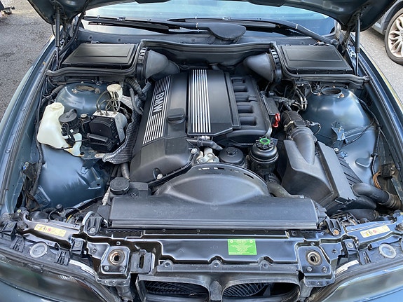 BMW 520i 8 of 9