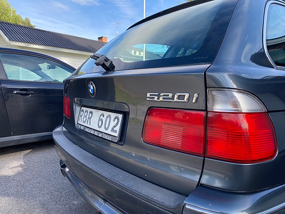 BMW 520i 5 of 9