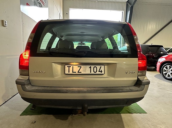 Volvo V70 4 of 11