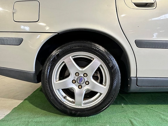 Volvo V70 11 of 11