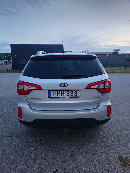 Kia Sorento 3 of 15