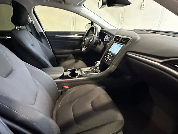 Ford Mondeo 9 of 23