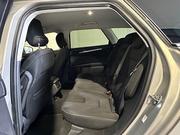 Ford Mondeo 12 of 23