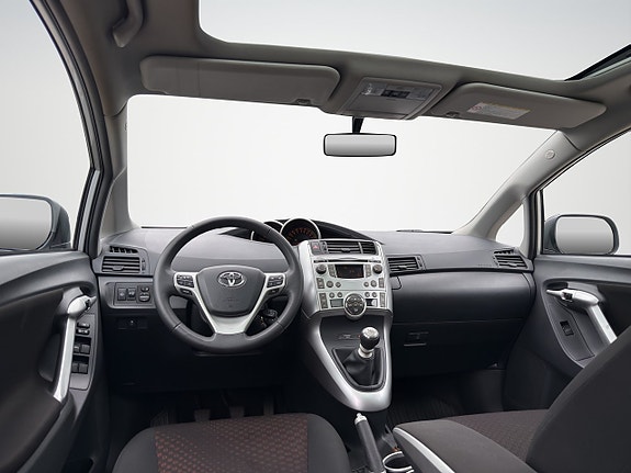 Toyota Verso 14 of 30