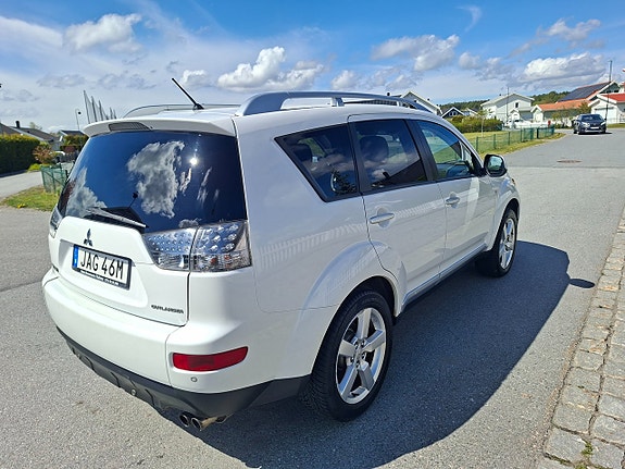 Mitsubishi Outlander 3 of 7