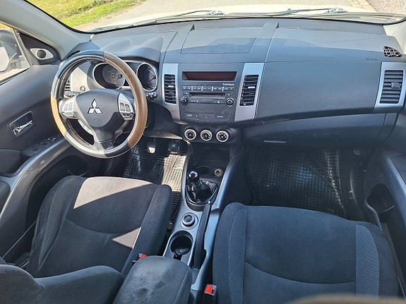 Mitsubishi Outlander 5 of 7