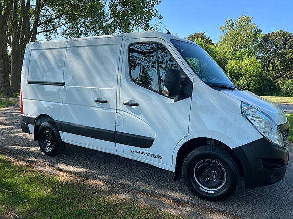 Renault Master 2 of 4