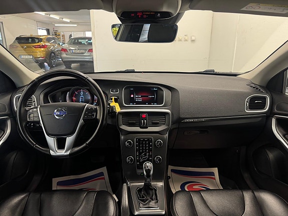 Volvo V40 Cross Country 5 of 20