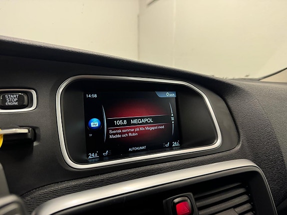 Volvo V40 Cross Country 10 of 20
