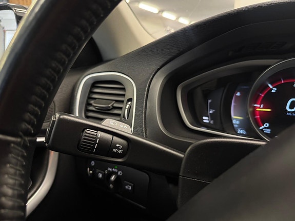 Volvo V40 Cross Country 15 of 20